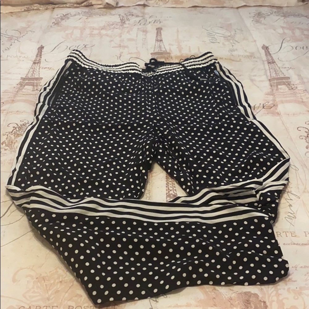 Black joggers size m never been worn midrise